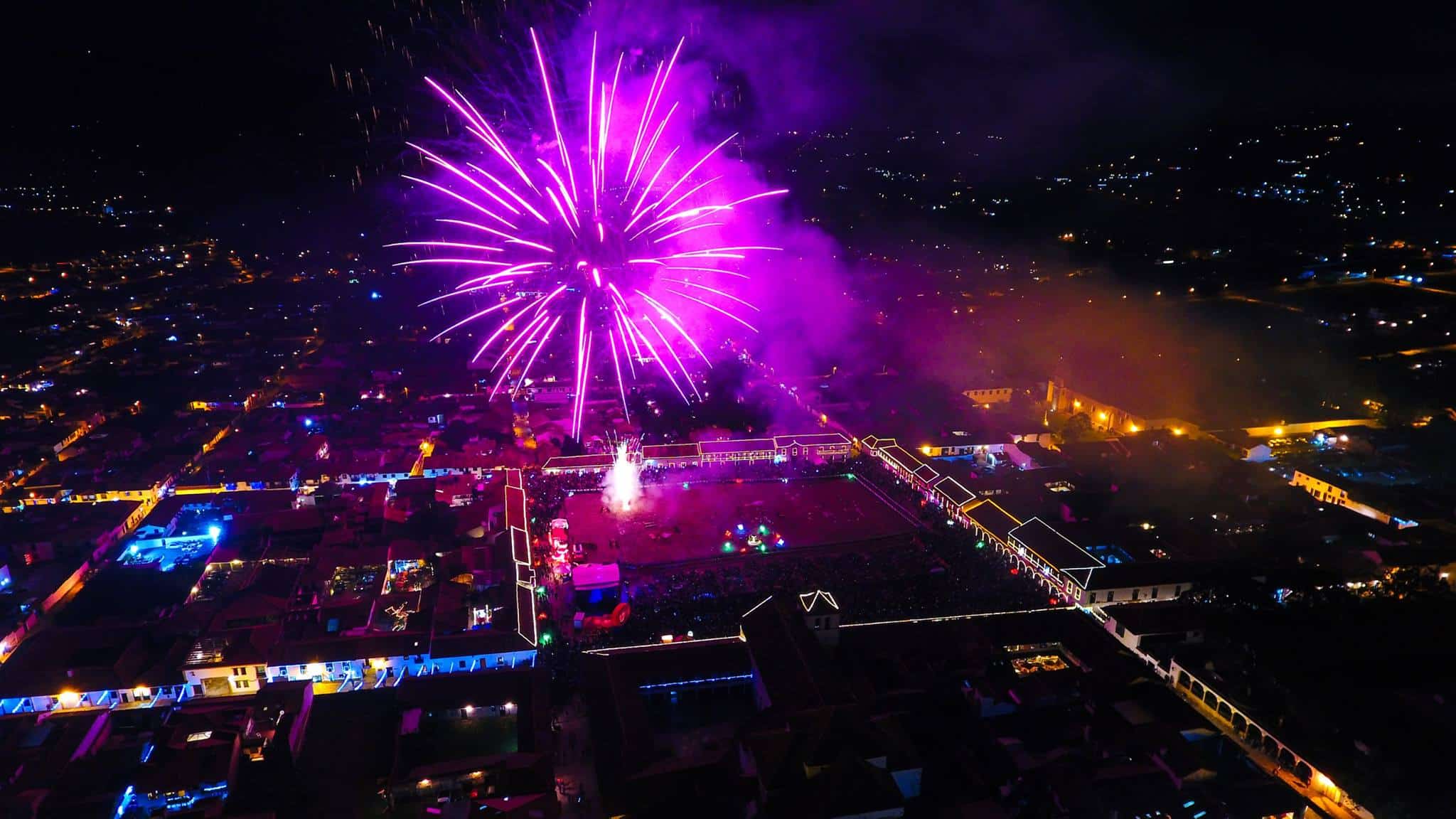 Alquiler de Drones en Bogota XXX Festival de Luces Villa de Leyva desde los drones de Sky Zoom fotografía y video aéreo.